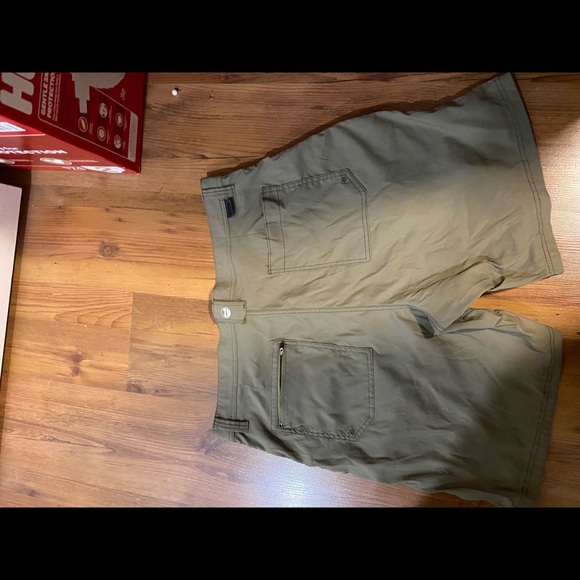 Wrangler cargo shorts - Picture 2 of 3